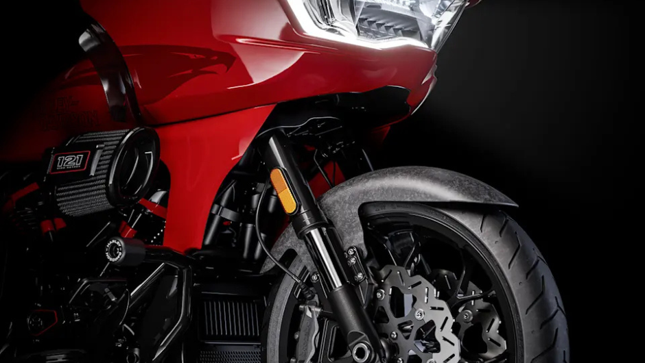 CVO™ Road Glide™ ST 2025